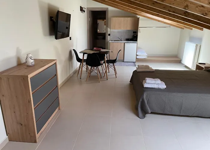 아파트 σοφίτες αθηνά 칼라브리타